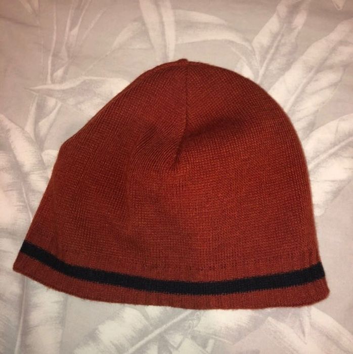 Gorro lacoste feminino