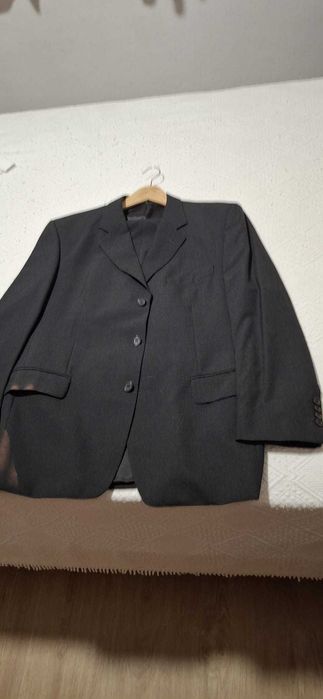 Fatos de homem cor cinza