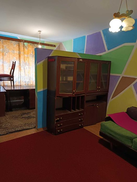 Гостинка 2 великі кімнати,можливість свого сан.вузла. (404731)