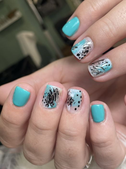 Unhas de gel acrilico ou verniz de gel