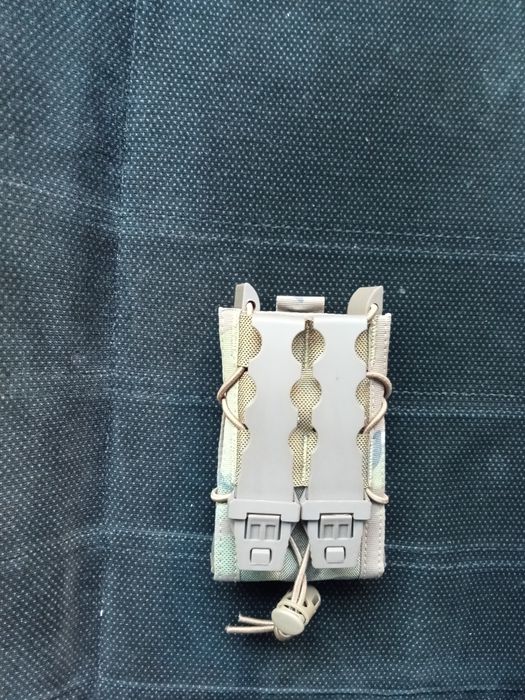 Подсумок под рожок АК новый.