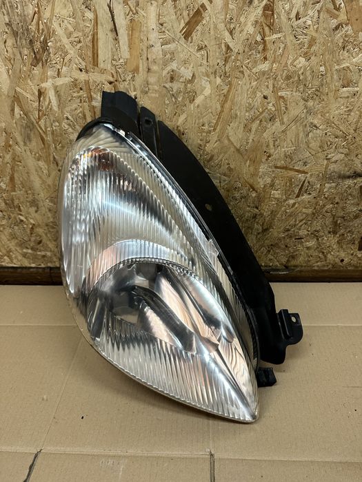 Передня права фара Citroen Xsara II Сітроєн Ксара 2 дорестайл