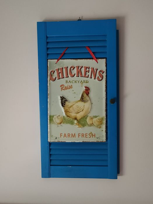 Portada em Madeira com Decoração em Chapa