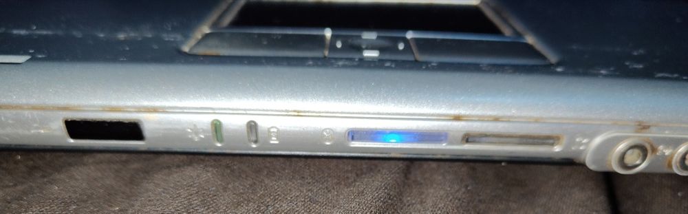 sprzedam laptopa sprawny do wstawienia system operacyjny
