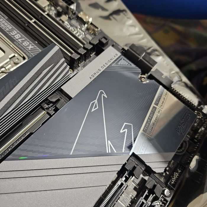 Материнська плата Gigabyte X870E AORUS MASTER AM5
