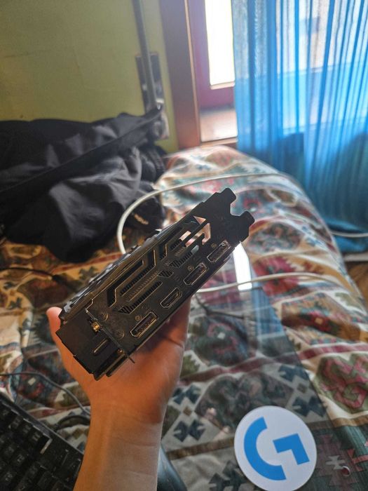 Placa grafica gtx 1660 super ( em otimo estado)