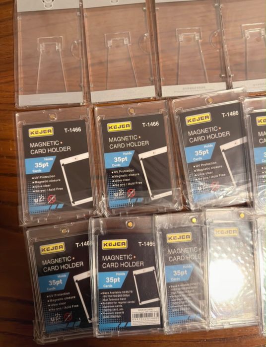 Lote 24 peças Magnetic Card Holder Pokémon TCG