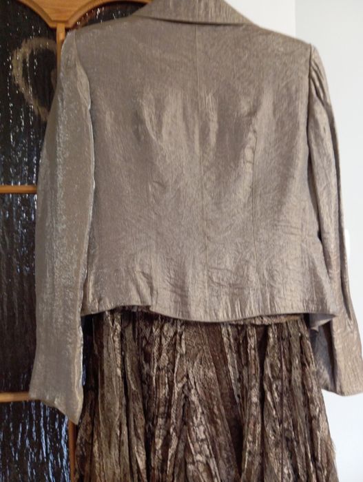 Komplet trzy częściowy: Żakiet, bluzka i spódnica