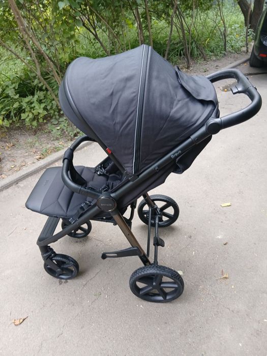 Прогулянкова коляска Carrello Bravo