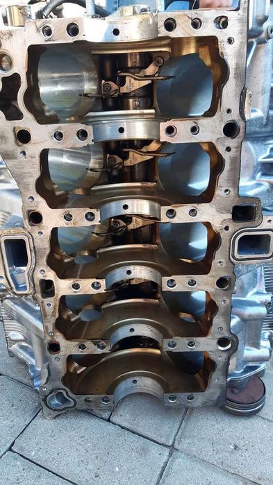 AUDI A6 S6 , A8 S8 blok silnika 5,2 FSI .