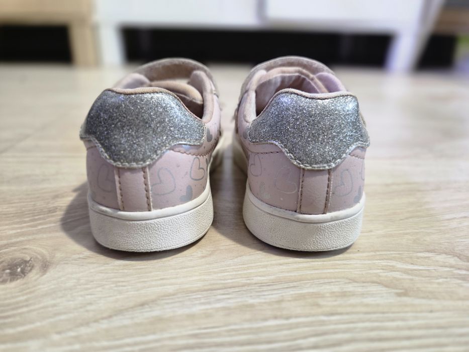 Skórzane trampki sneakers w serduszka Geox B455MA