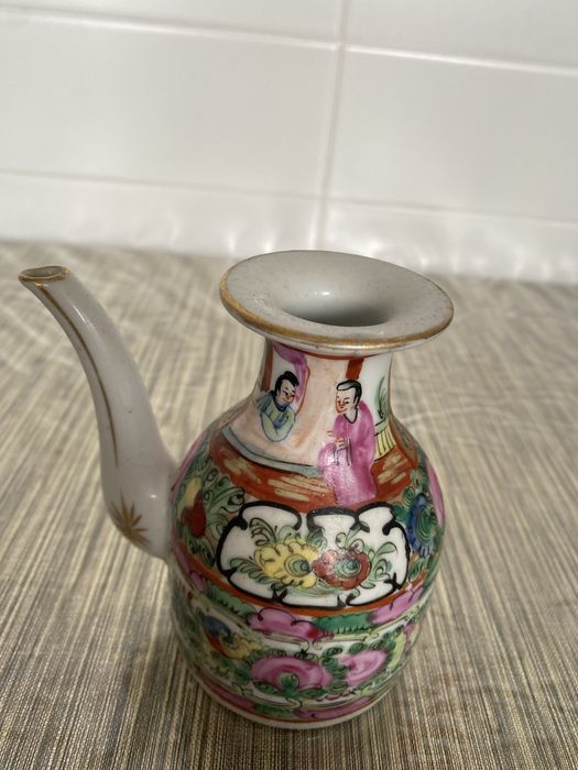 Jarro de porcelana chines antigo