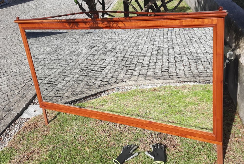 Espelho em cerejeira usado, medidas: 90cm x 1,80m, pode aplicar num mó