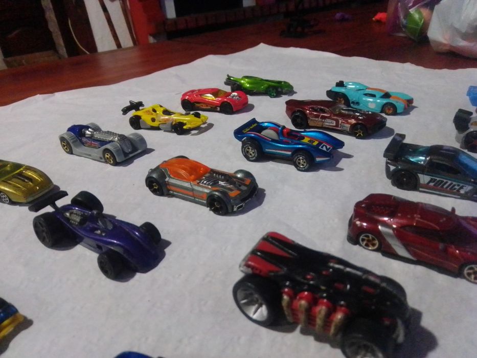 Carrinhos miniatura antigos