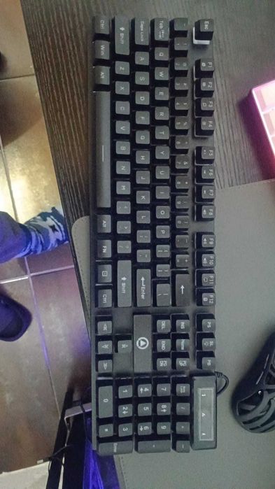 Teclado Gamer 100% (Completo Numérico) RGB - Impecável, egociável