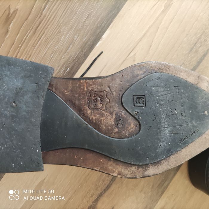 Buty męskie jesienne półbuty  Gino Rossi roz 43