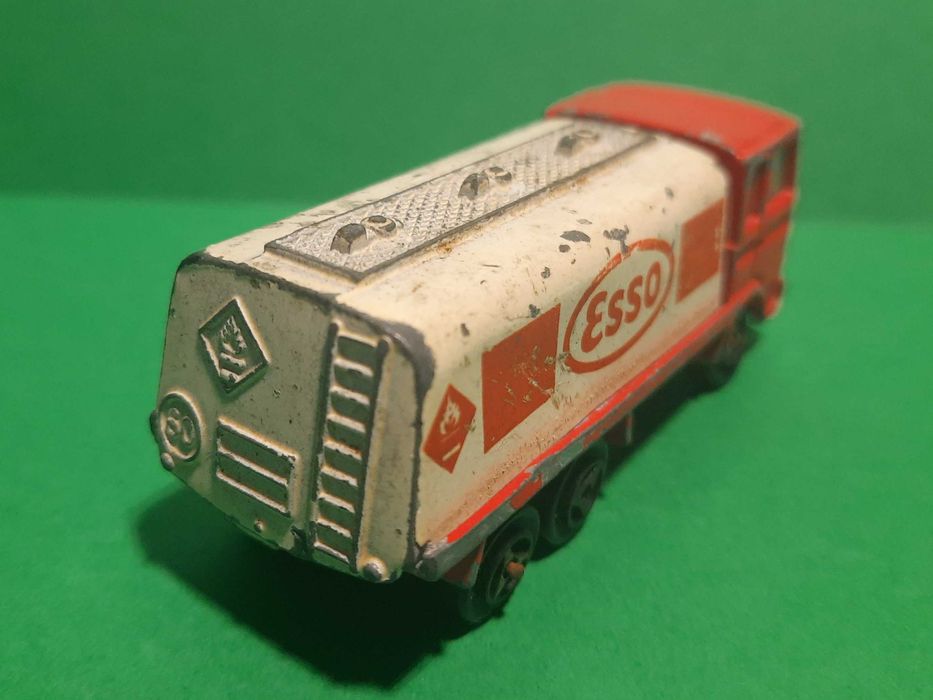 Miniatura camião Saviem Esso escala 1/80 da Majorette