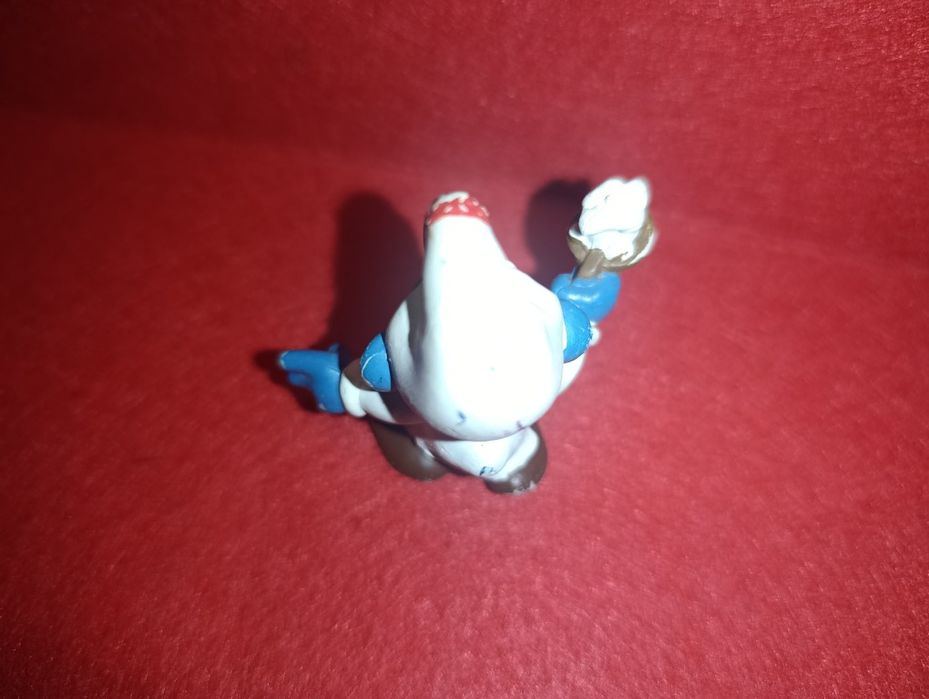 Figura Estrunpfe Sonâmbulo com Vela