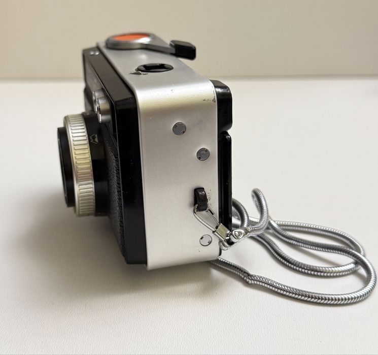 Stary zabytkowy aparat fotograficzny Agfamatic 300 sensor
