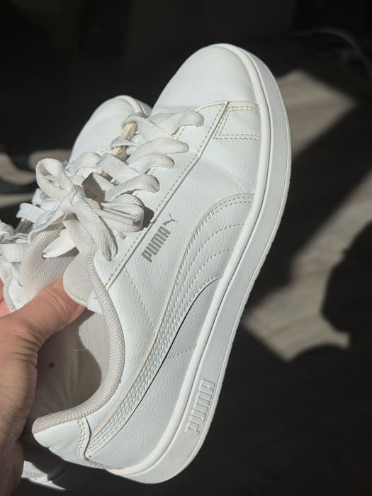 Куди puma білі на дівчинку