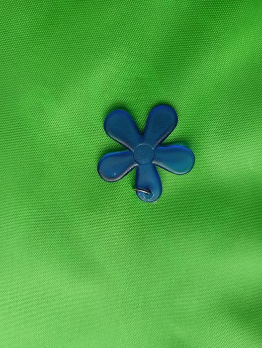 Niebieska zawieszka 'kwiat' do łańcuszka