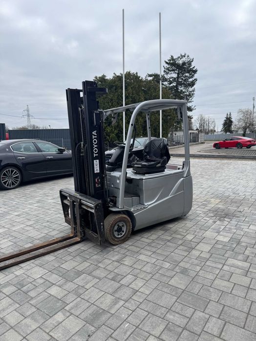 Wózek widłowy elektryczny Toyota 8FBE18T 2019r | Brak Baterii