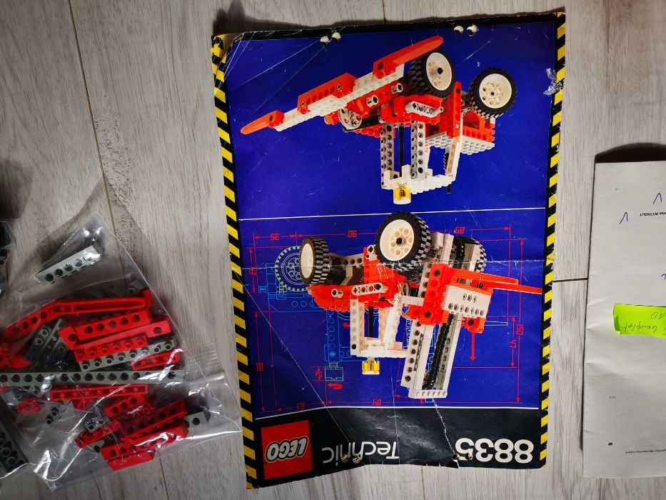 Lego 8835 "Forklift"; 1989; [A14]