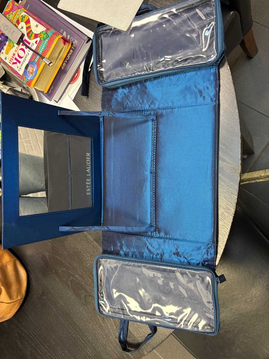 Estée Lauder Blue Satin rozkładana kosmetyczka ze stojącym lusterkiem vintage organizer toaletka