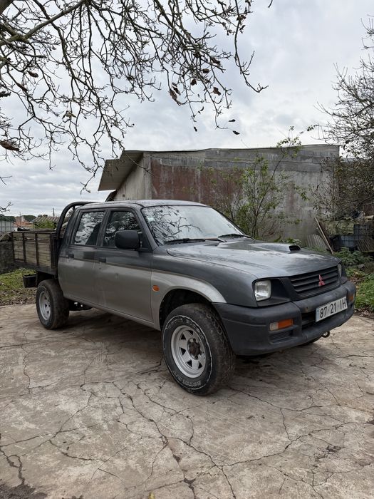 Mitsubishi L200 4x4 ( Com Avaria )