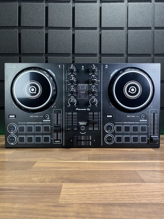 Pioneer DDJ-200 (Доставимо кур’єром — БЕЗКОШТОВНО!)