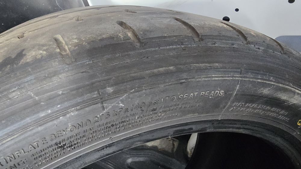4 Pneus yokohama  245/40/18