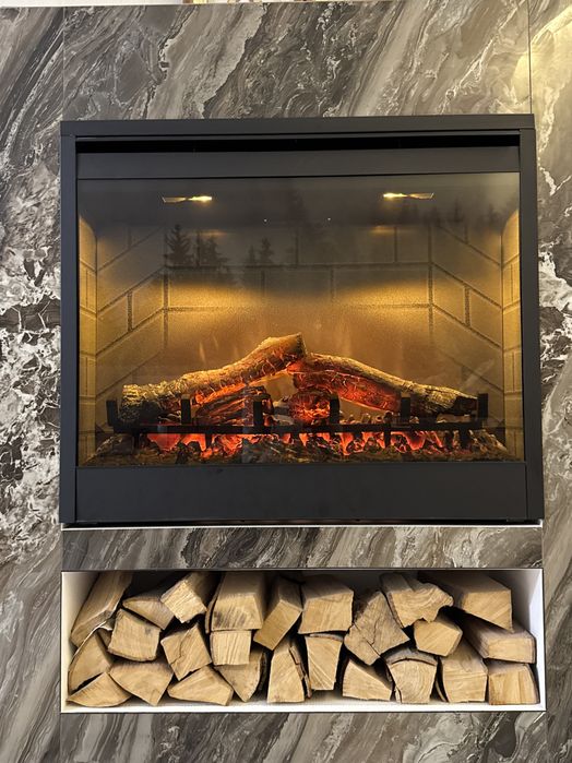 Трьохкімнатна квартра, вид на парк, дизайнерський ремонт для себе