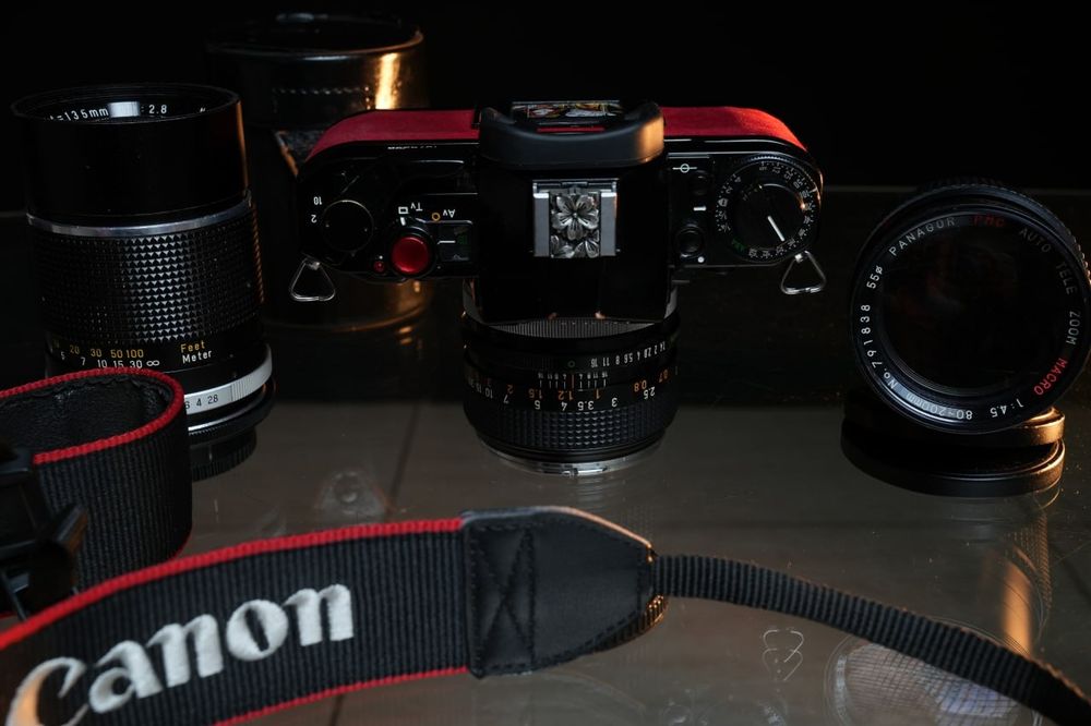 Плівковий фотоапарат Canon A-1