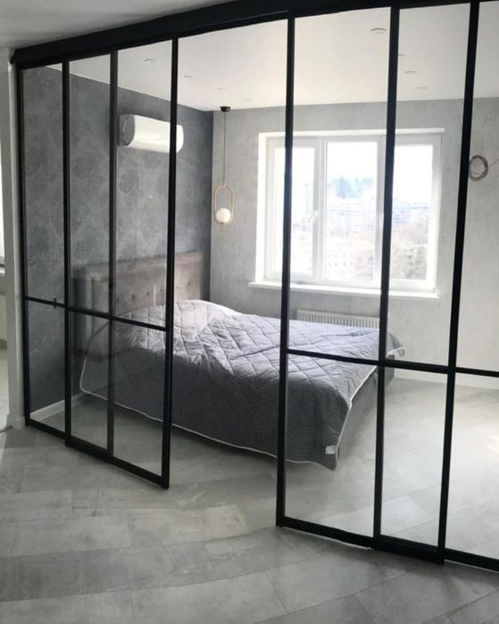 Скидки 30 %. Стеклянные межкомнатные  перегородки.