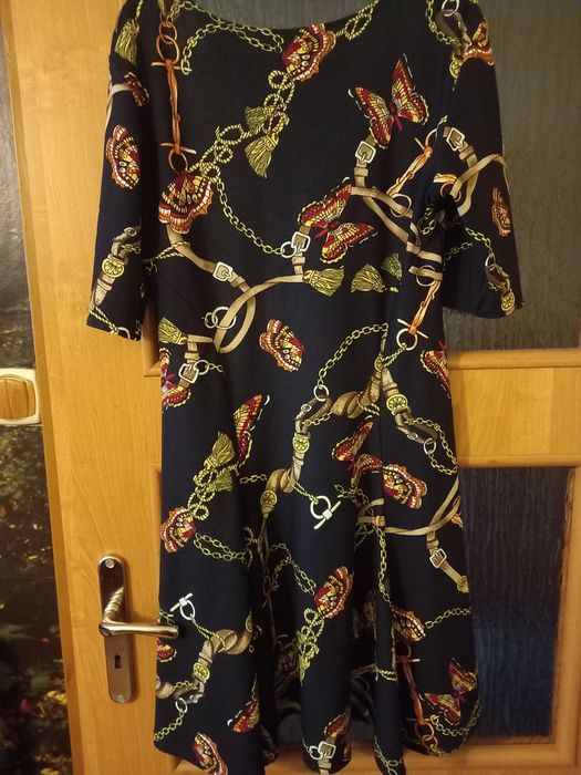 Sukienka z krótkimi rękawkami