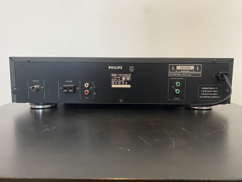 Тюнер стерео FM Philips 70FT 930