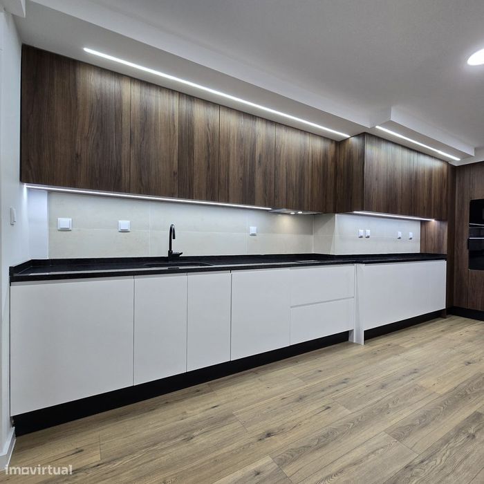 T3/T4 ÚNICO Duplex Zona Nobre de Massamá