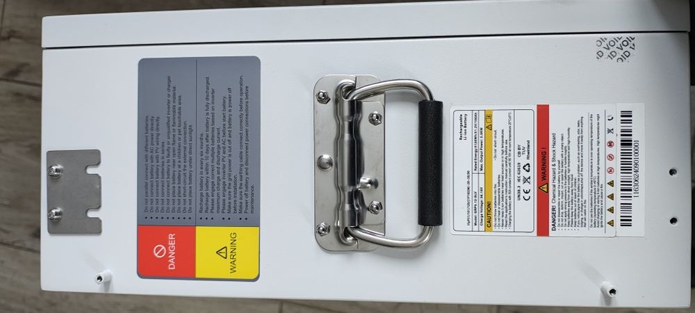 Magazyn energii 5 KW - obudowa.
