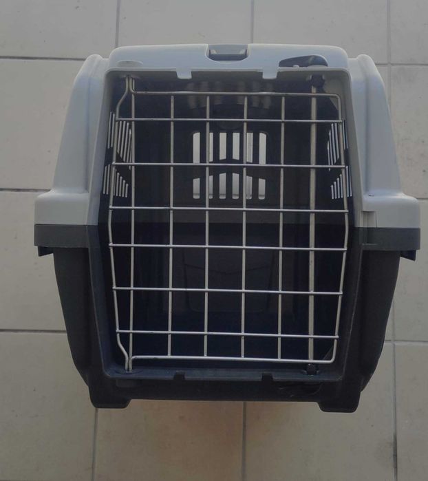 Transportadora para cão/gato – Resistente e leve – pouco uso