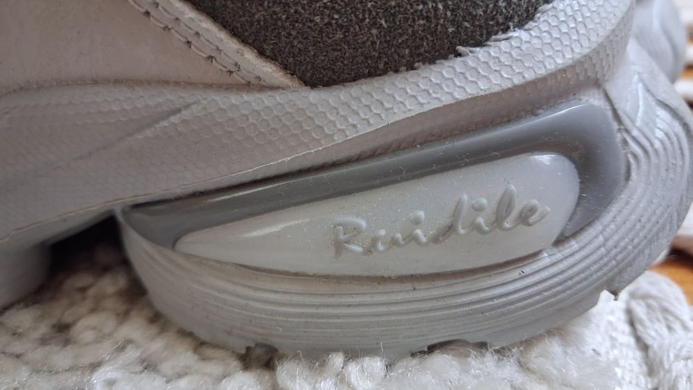 Sneakersy dziewczęce r.35 21,5 cm