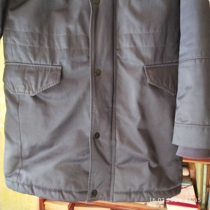 Продаю мужскую зимнюю куртку.