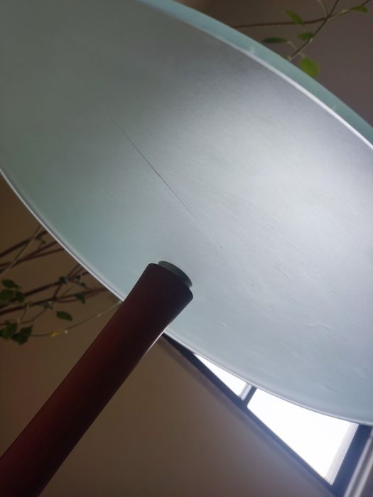 Mesa de apoio com tampo de vidro
