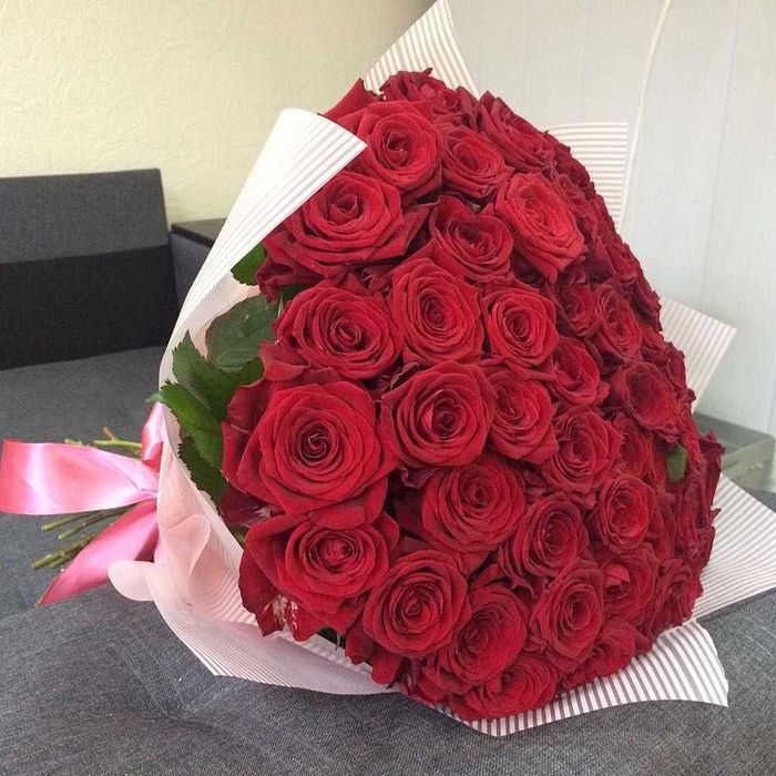 Букет 25 роз, цветы