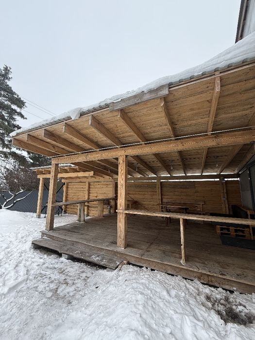 Будинок з банею і басейном