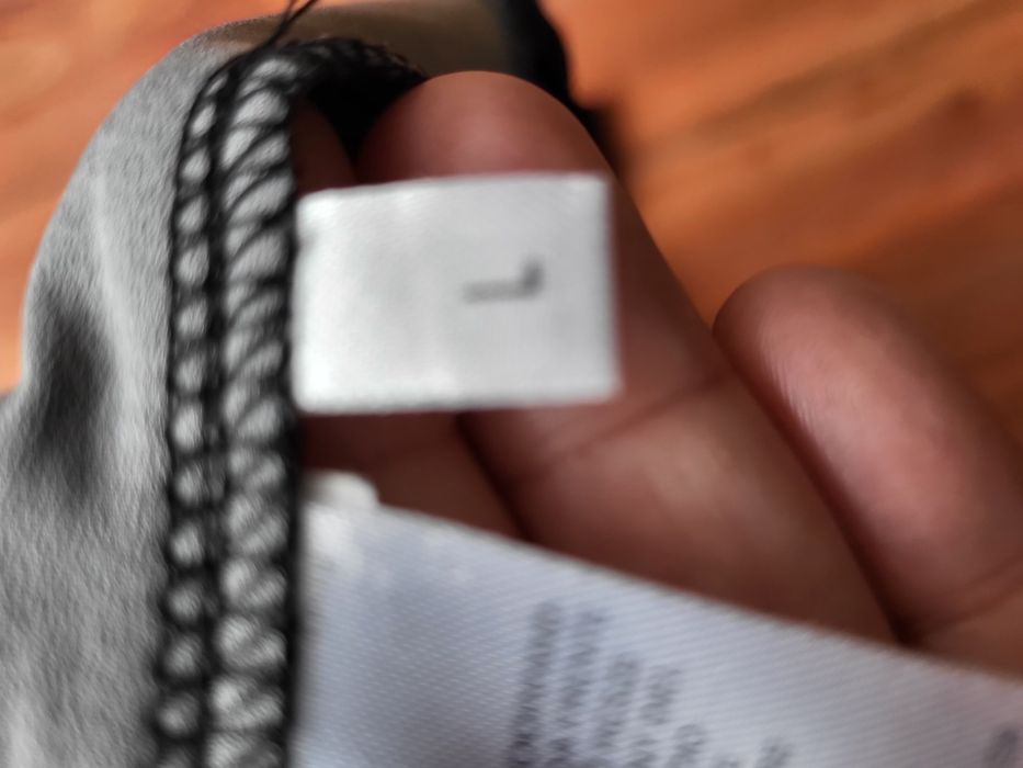 Czarna bluzka z nadrukiem 46