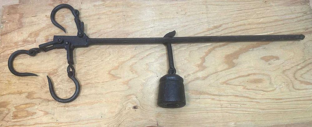 Balança romana antiga em ferro forjado 80 cm