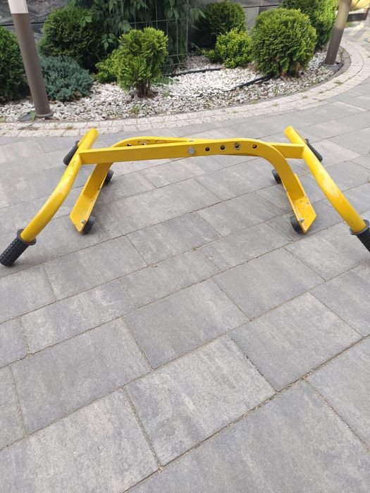 Uchwyt do przenoszenia krawężników