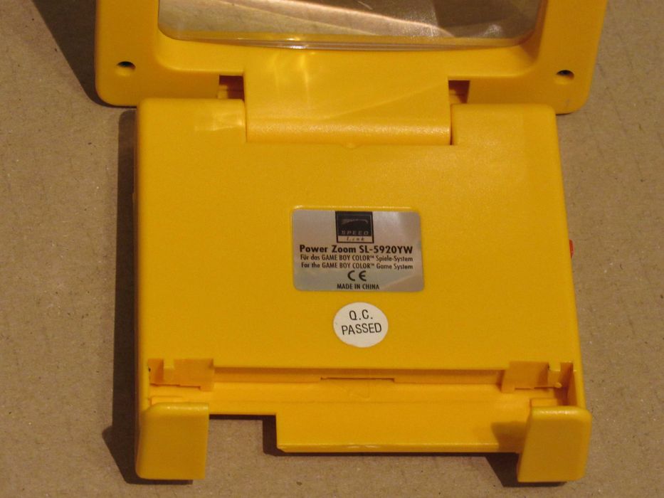 Lupa amarela para Nintendo Game Boy Color