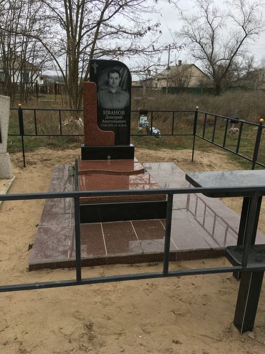 Пам’ятники гранітні з художнім оформленням від 6200 грн