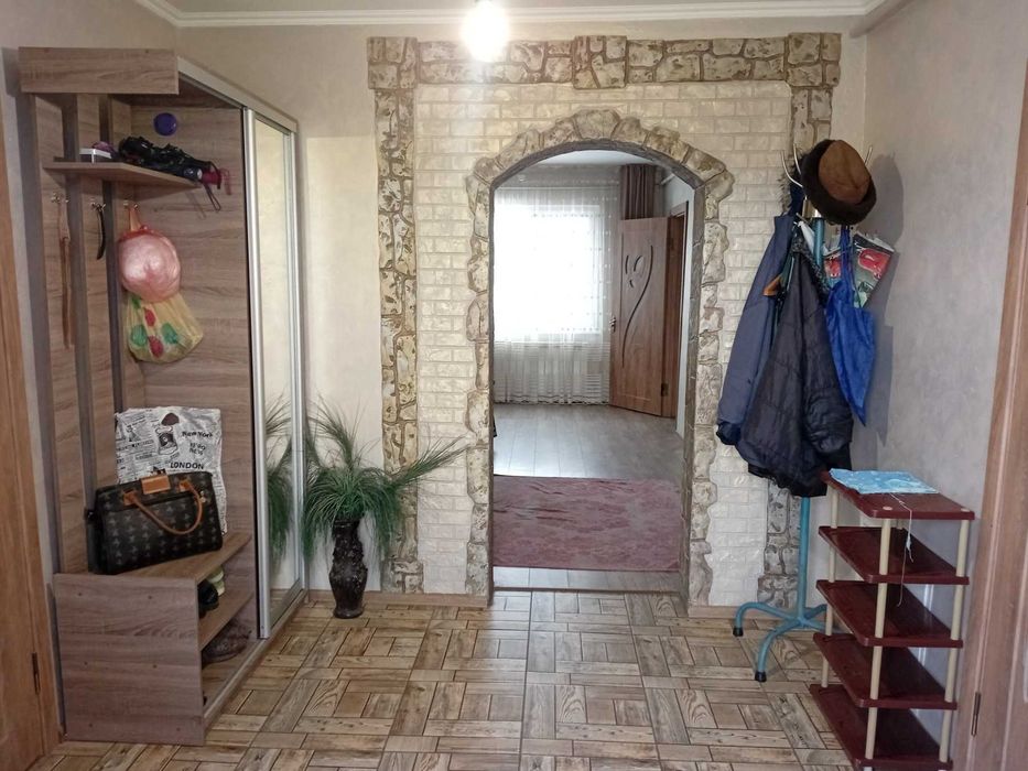 Продам 3-кімн. будинок 100м.кв. зі зручностями в центрі села Чагор